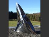 Shark
Edelstahlskulptur, handpoliert.
Ma�e: H 80 cm